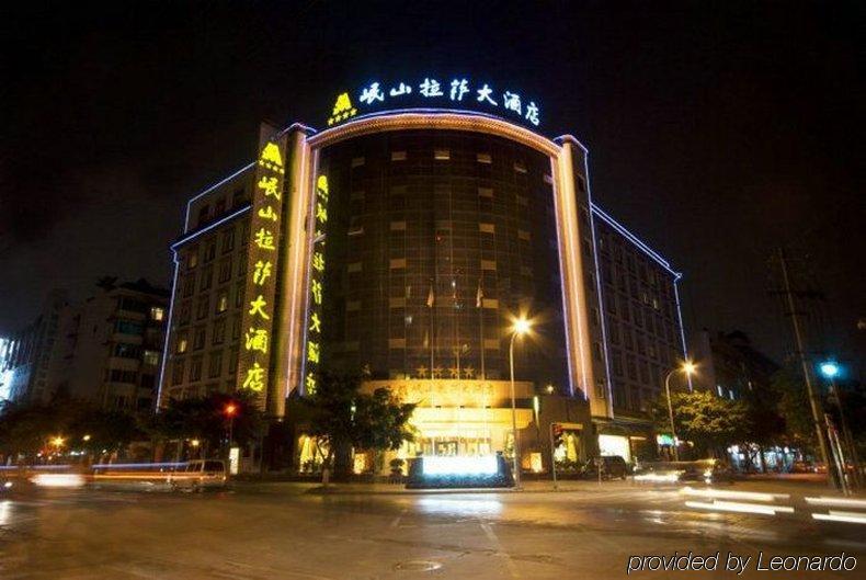 Minshan Lhasa Grand Hotel Chengdu Exteriör bild